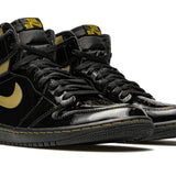 Jordan Air Jordan 1 Retro High OG "Black Metallic Gold"
