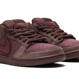 Nike SB Dunk Low "City of Love"